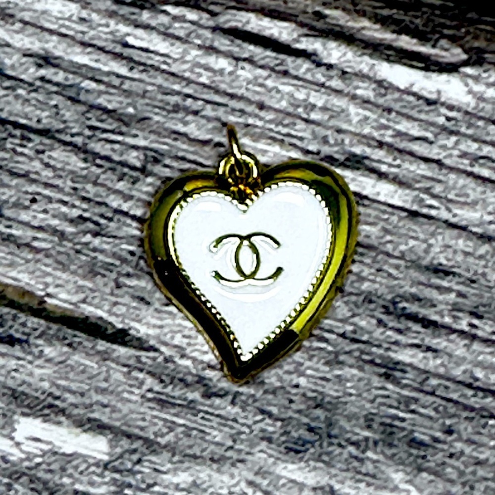 Chanel Stamped Zipper Pull/Button Authentic w/ Necklace EUC​